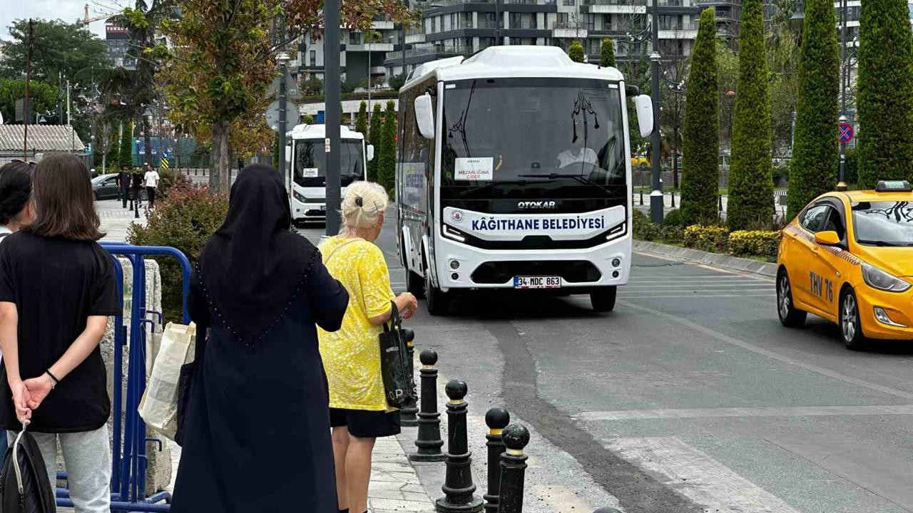 Kağıthane Belediyesi, Mezarlık Ziyaretleri İçin Ücretsiz Servis Hizmeti Sunuyor