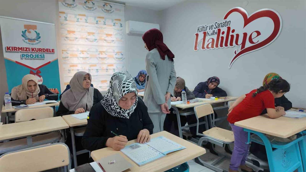 Haliliye Şanlıurfa'da Kadınların Güçlenmesi İçin Eğitim Programları Düzenliyor
