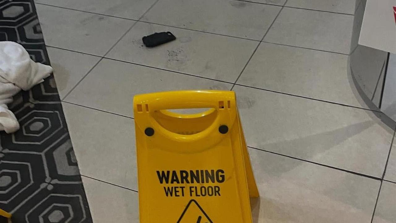 Melbourne Havalimanı'nda Yolcu Cebindeki Batarya Patlaması Sonucu Yaralandı