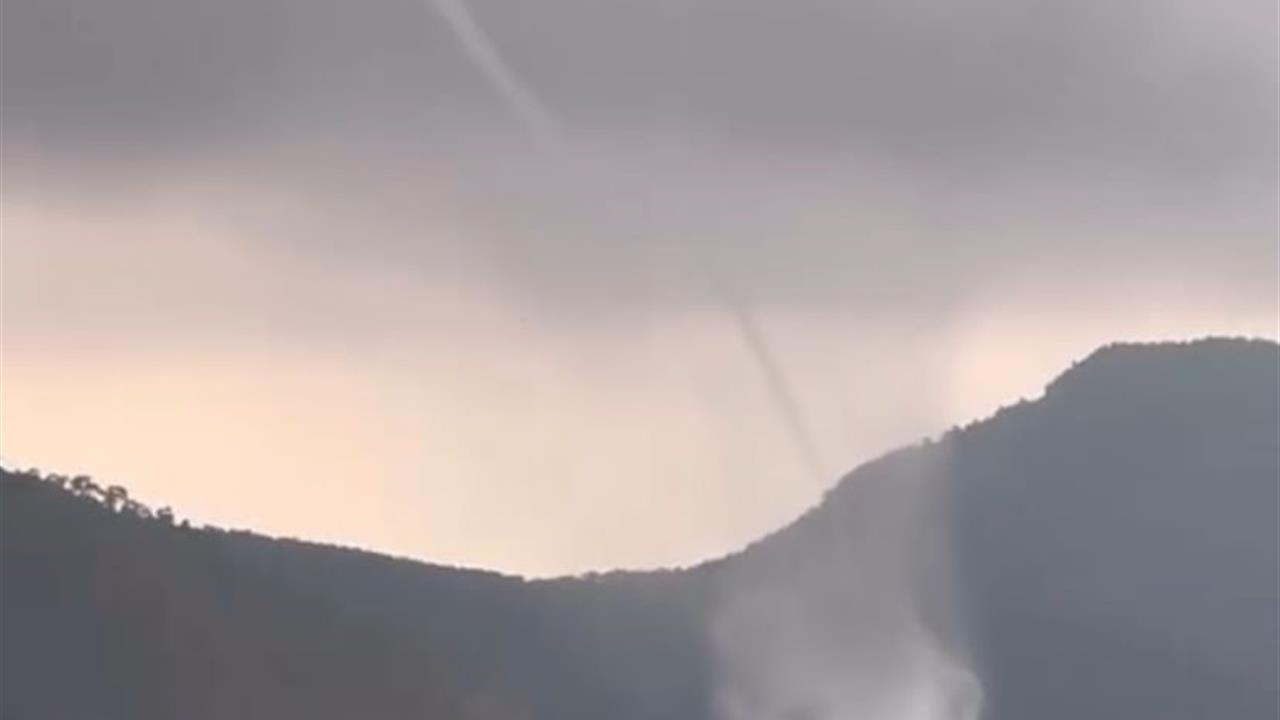 Antalya Kumluca'da Denizde Aynı Anda İki Hortum Oluştu