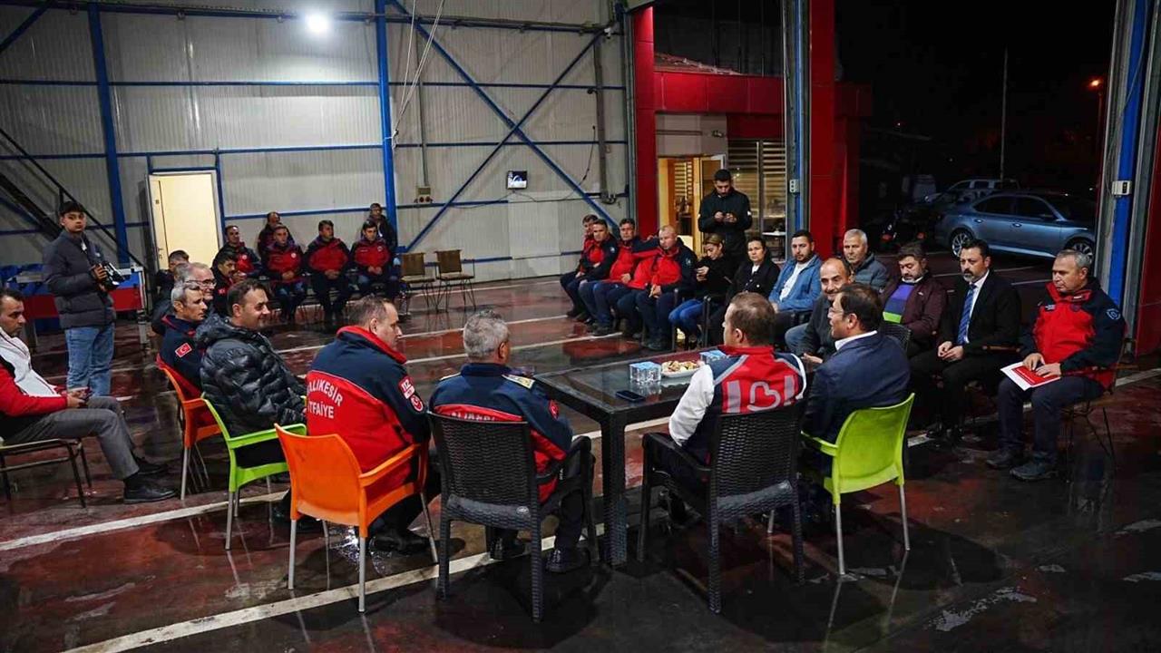 Ahmet Akın, Sındırgı'da Esnaf ve Vatandaşlarla Bir Araya Geldi