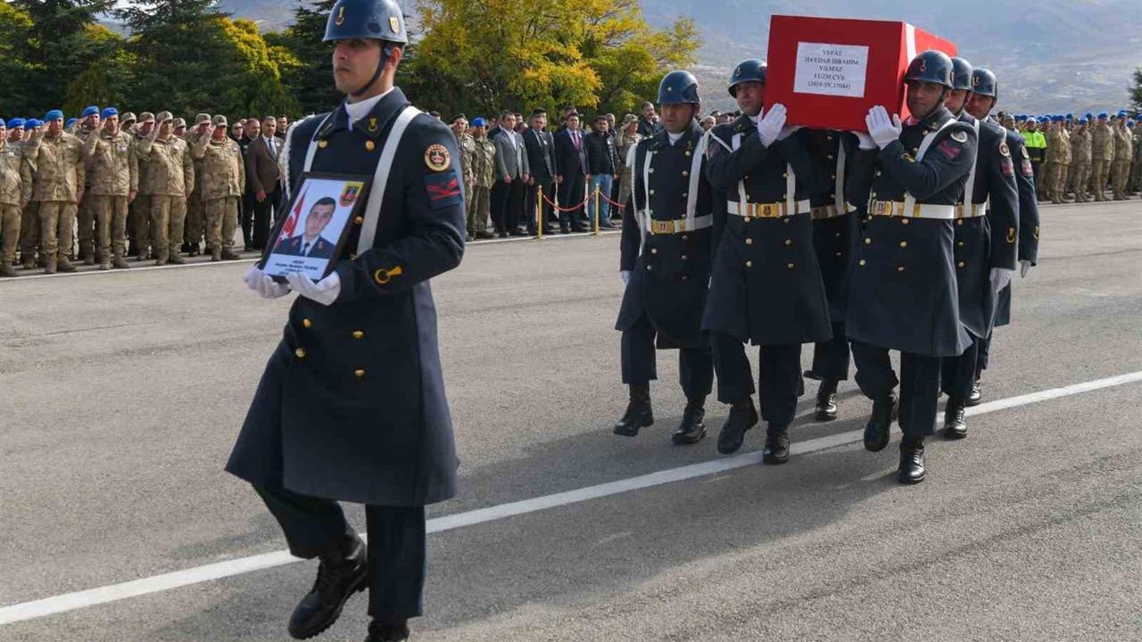Tunceli'de Trafik Kazasında Hayatını Kaybeden Uzman Çavuş Yılmaz, Kahramanmaraş'a Uğurlandı