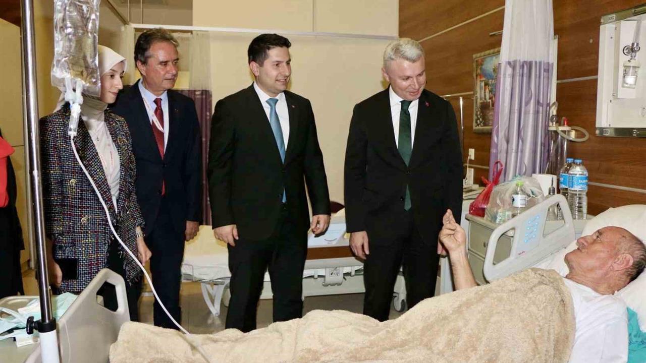 Sakarya'da Sağlık Hizmetleri İlçelere Yayılıyor, Ameliyatlar Artıyor