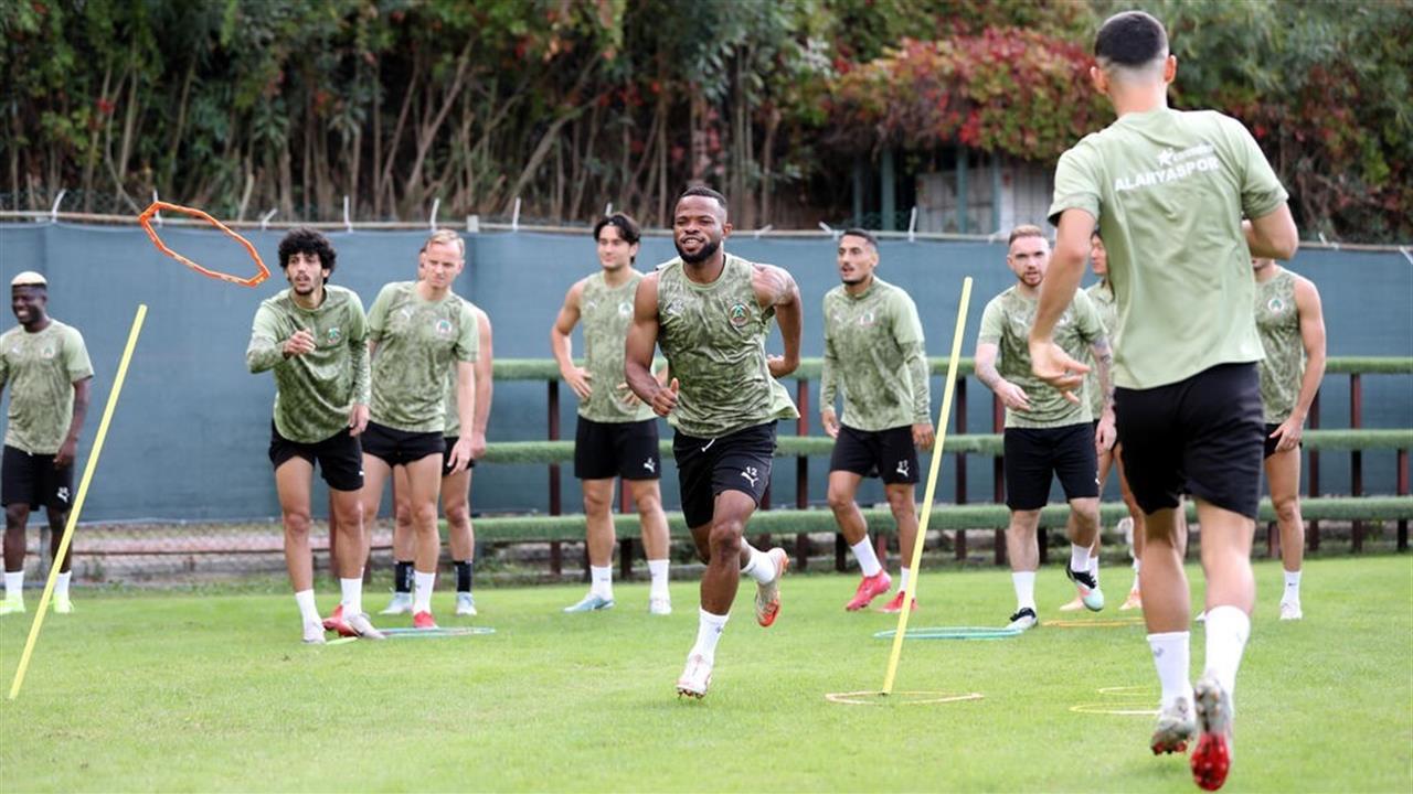 Alanyaspor, Trabzonspor ile Oynayacağı Maç İçin Hazırlıklarını Tamamladı