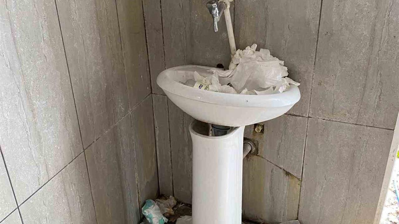 Bolu Elmalık'taki Hayreddin Tokadi Türbesi'nde Temizlik Eksikliği Tepkilere Yol Açtı