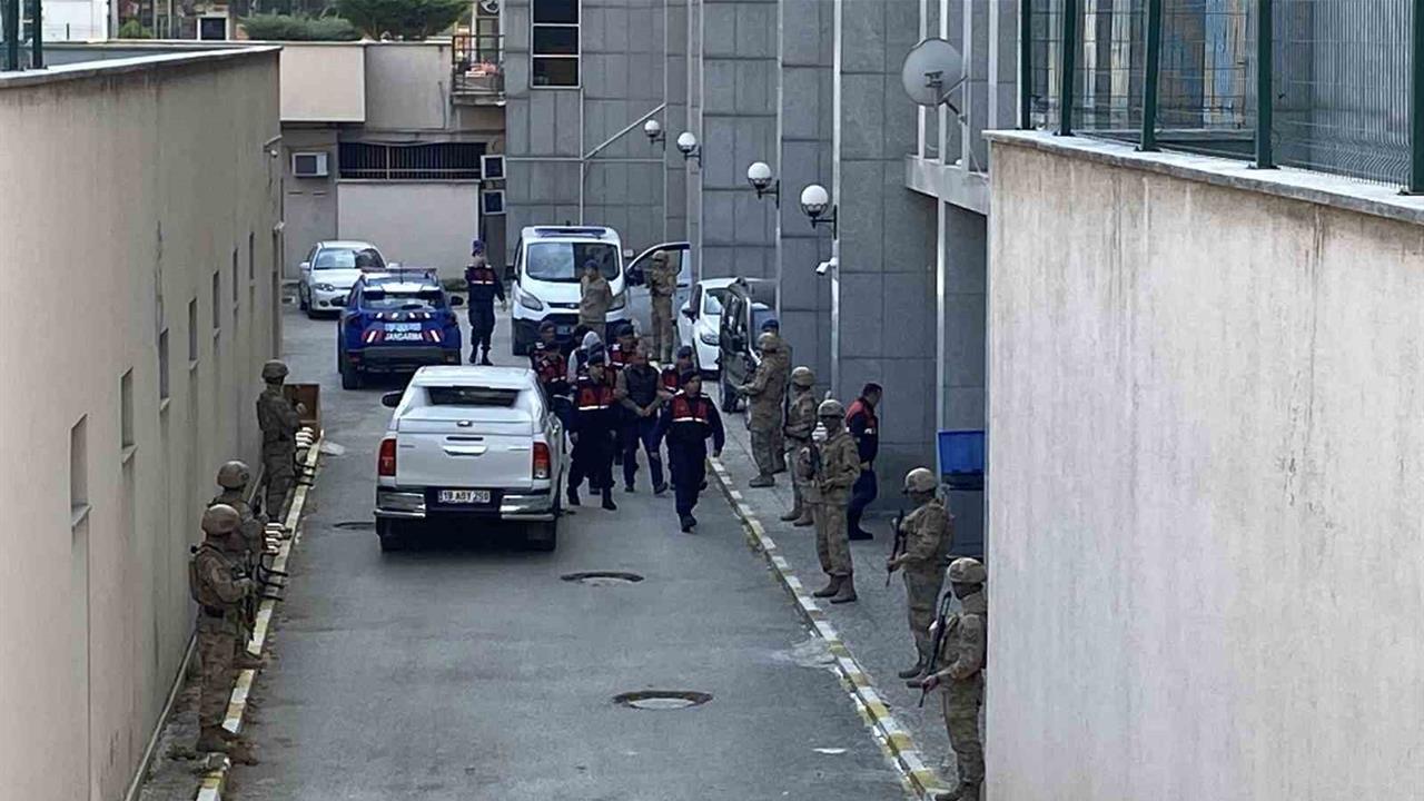 Çorum'da Jandarma Tarafından Düzenlenen Uyuşturucu Operasyonunda 3 Kişi Tutuklandı