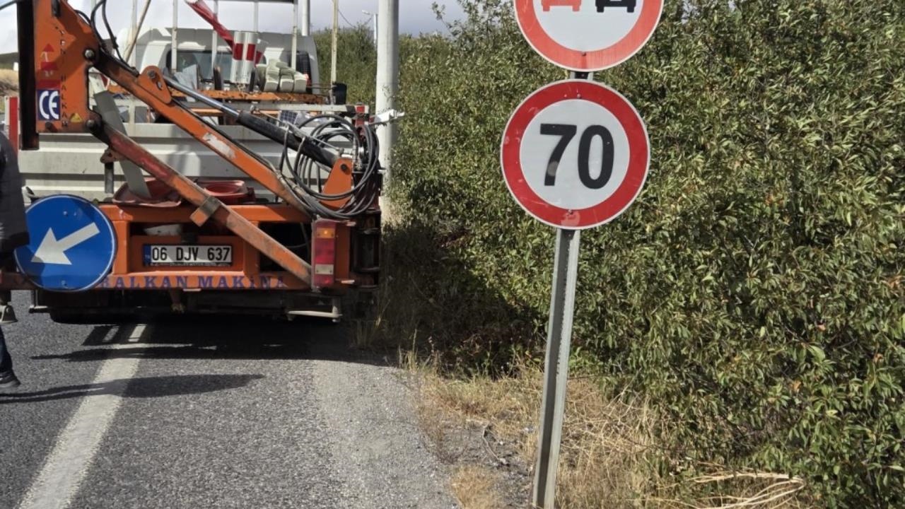 Ülke Genelinde 32 Bin 845 Trafik Levhası Kaldırıldı