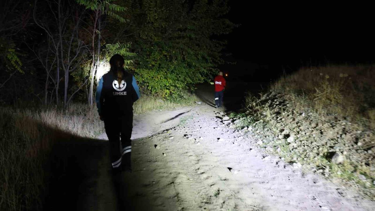 Elazığ Merkez'de Kayıp Otizmli Çocuk İçin Arama Çalışmaları 72 Saat Sonrasında Devam Ediyor