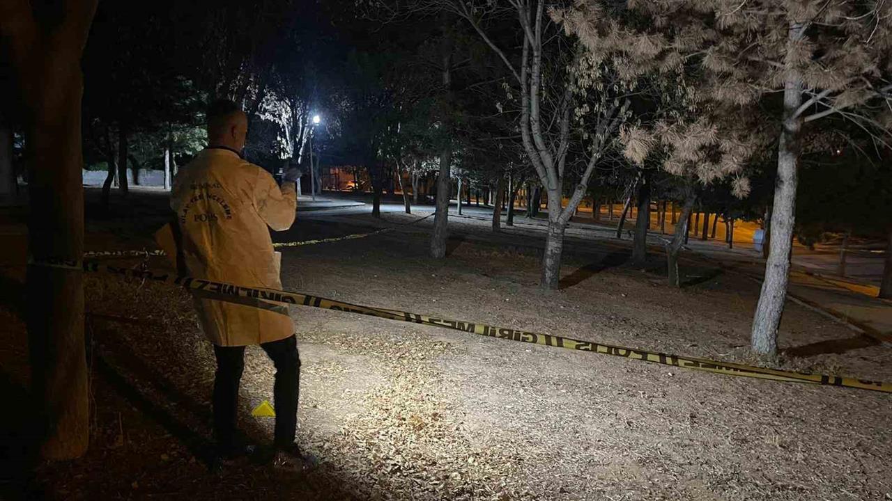 Karaman Merkez'de Parkta Yaşanan Silahlı Saldırıda 17 Yaşındaki Çocuk Yaralandı