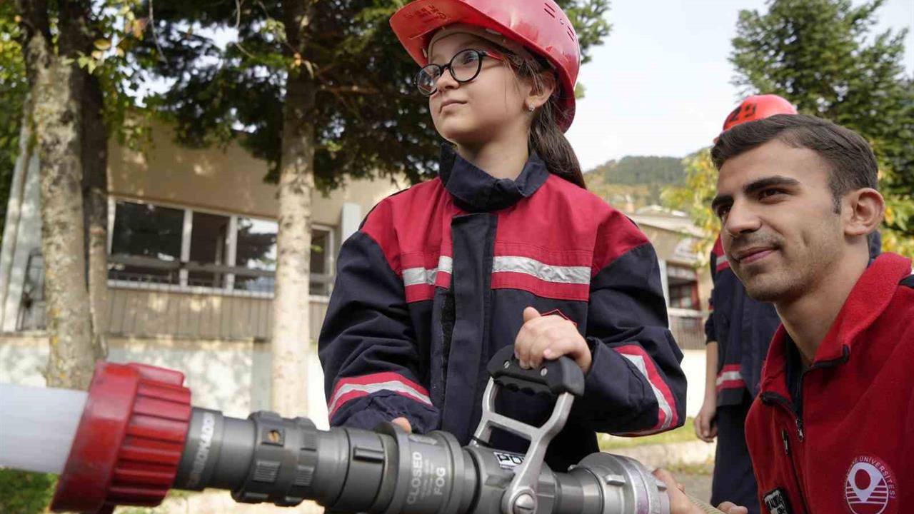 Gümüşhane'de Gençler İçin İtfaiyecilik Eğitimi Projesi Hayata Geçiyor