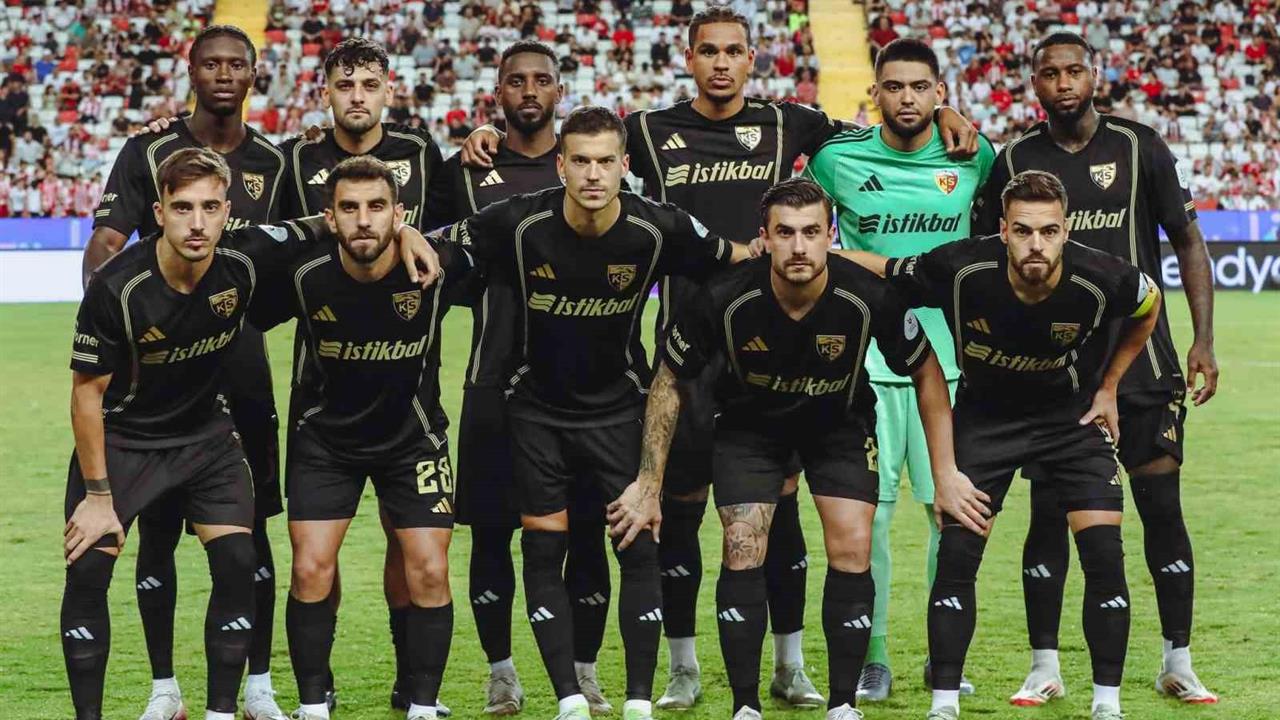 Kayseri'de Kayserispor, Ligdeki Son Galibiyetini Arıyor