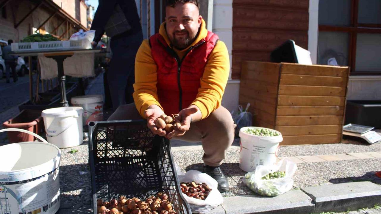 Aydın'da Tezgahlarda Beşbıyık Meyvesi Yerini Aldı, Fiyatı 50 TL