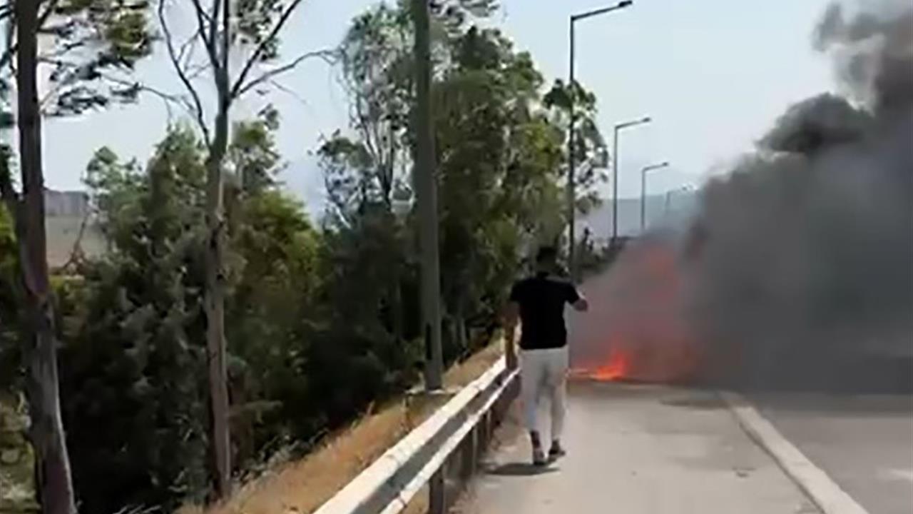 İzmir'de 18 Milyonluk Porsche'nin Alev Alması Sonucu İş Adamı Zor Kurtuldu