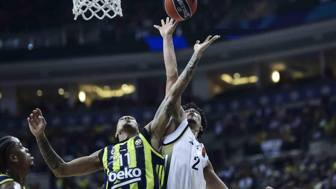 İstanbul'da Euroleague 9. Hafta Maçlarında Fenerbahçe Kazandı, A. Efes Kaybetti