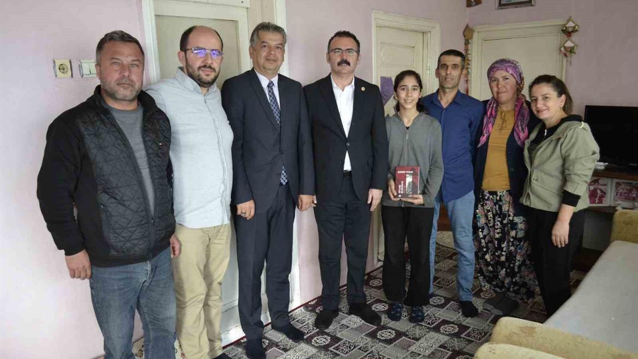 Aydın Sultanhisar'da Kaymakam Ateş, Öğrencilerin Evlerine Misafir Oldu