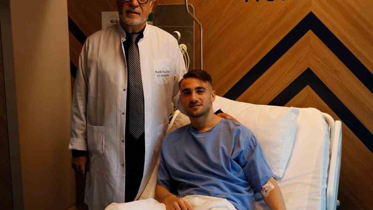 İstanbul Galatasaraylı Futbolcu Yunus Akgün Fıtık Ameliyatı Oldu