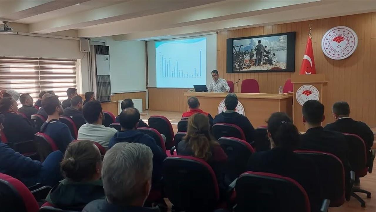 Aydın'da Veteriner Hekimlere Şap Hastalığı Eğitimi Düzenlendi