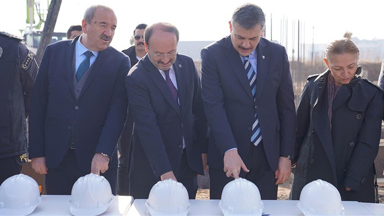 Erzurum'da ETÜ Spor Bilimleri Fakültesi'nin yeni hizmet binasının temeli atıldı.