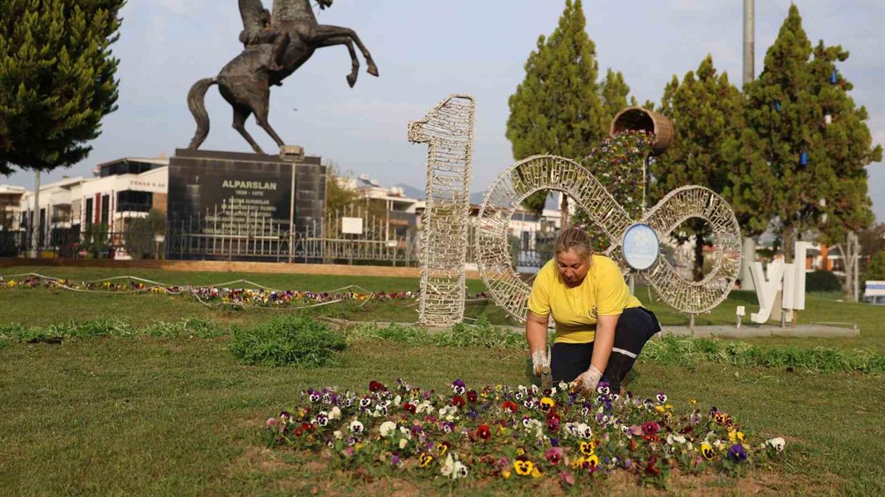 Aydın Merkez'de 350 Bin Mevsimlik Çiçek Dikimi Yapılıyor