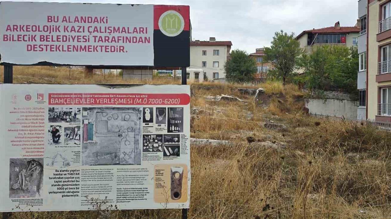 Bilecik Merkez'de Bulunan 9 Bin Yıllık Alanın Açık Hava Müzesi Olması İsteniyor