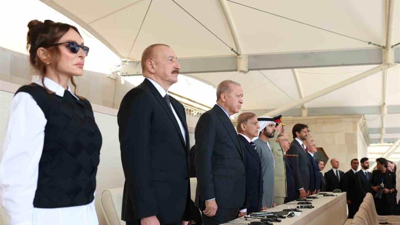 Cumhurbaşkanı Erdoğan, Bakü'de 8 Kasım Zafer Günü Törenine Katıldı