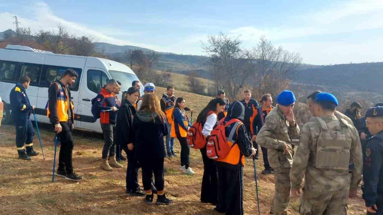 Giresun Şebinkarahisar'da Kayıp 18 Yaşındaki Genç İçin Arama Çalışmaları Devam Ediyor