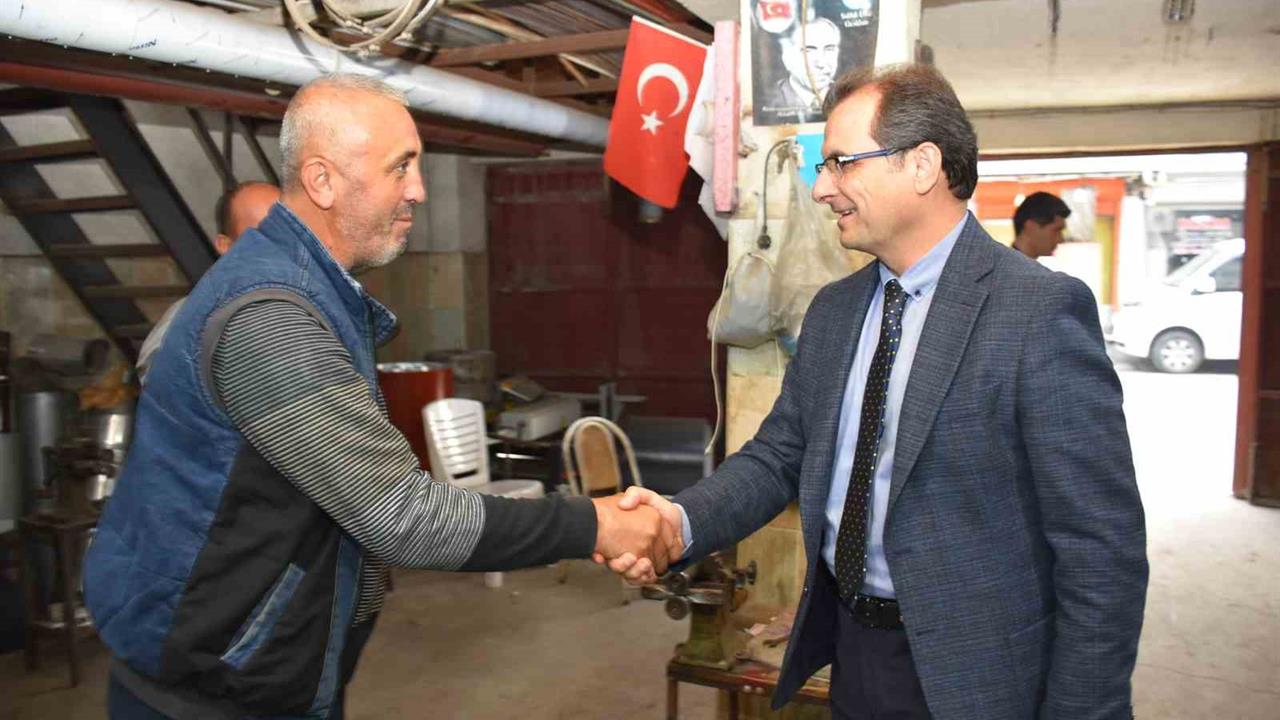Salihli Kaymakamı Ali Güldoğan, Sanayi Sitesi'nde Esnafla Bir Araya Geldi