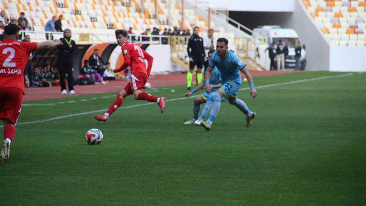 Yeni Malatya'da Yeni Malatyaspor ve Arkent Arnavutköy Belediyesi FK 0-0 Berabere Kaldı