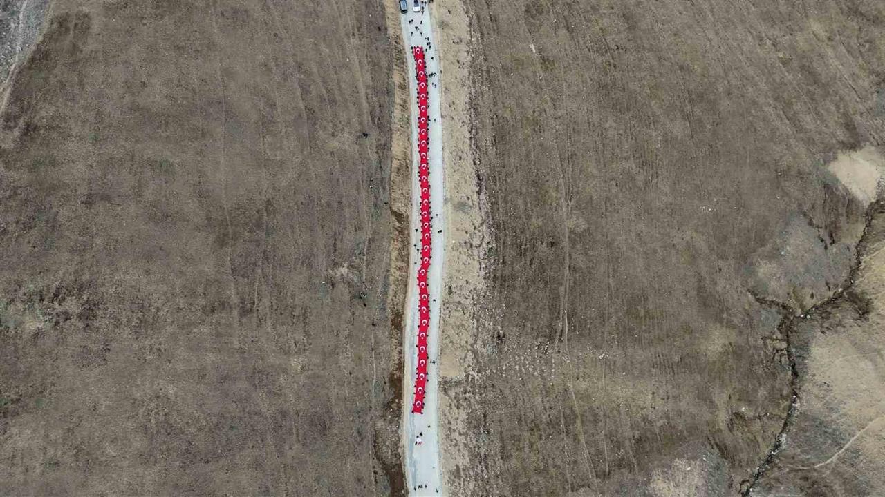 Gümüşhane Kürtün'de Kabaktepe Şehitleri Anısına Vefa Yürüyüşü Yapıldı