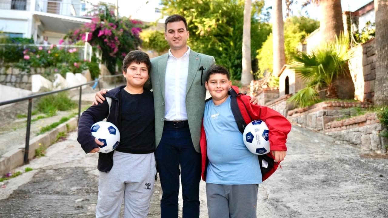 Bodrum'da Fen İşleri Müdürlüğü Ekipleri Yol Bakım Çalışmalarını Sürdürüyor