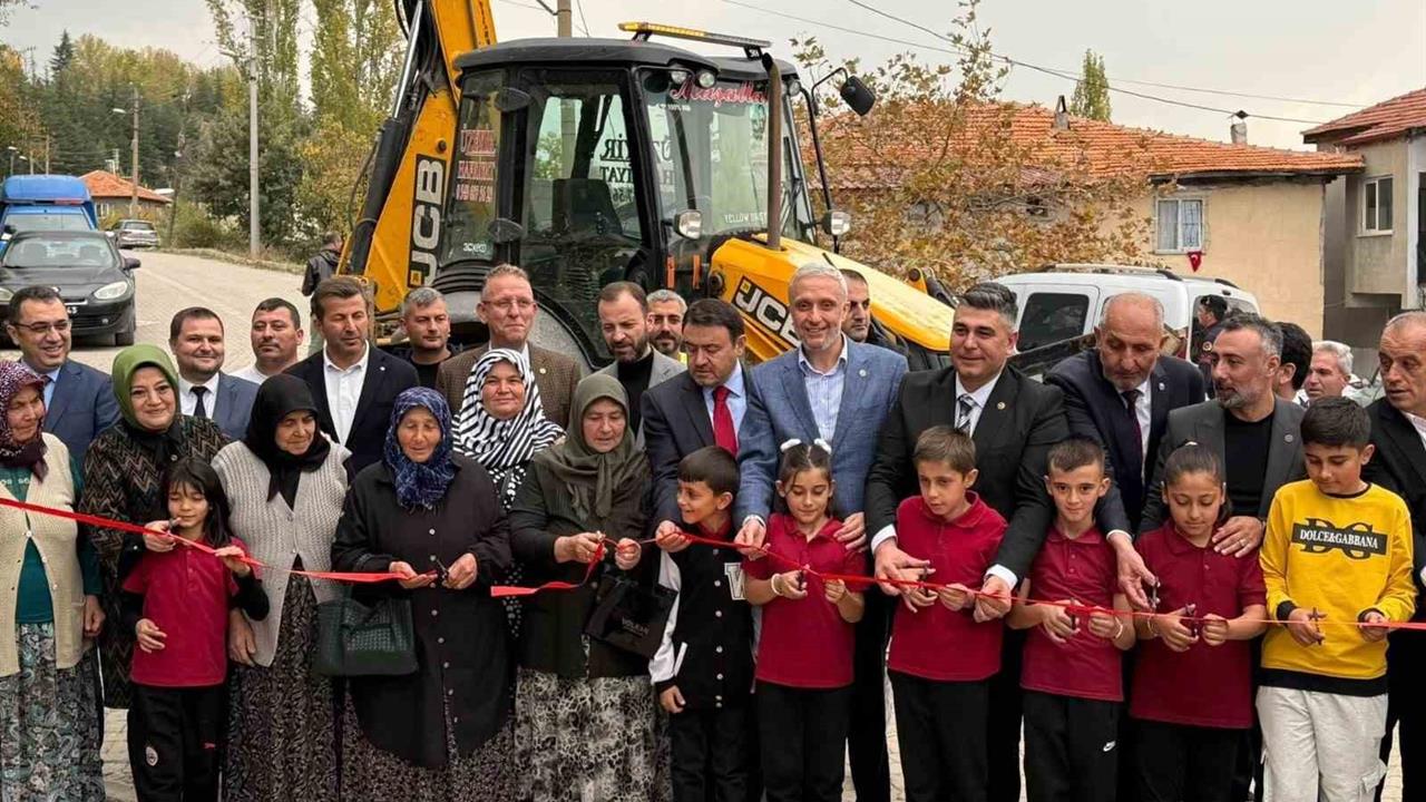 Kütahya Gediz Gökler Beldesi'nde Doğalgaz Altyapı Çalışmaları Başladı