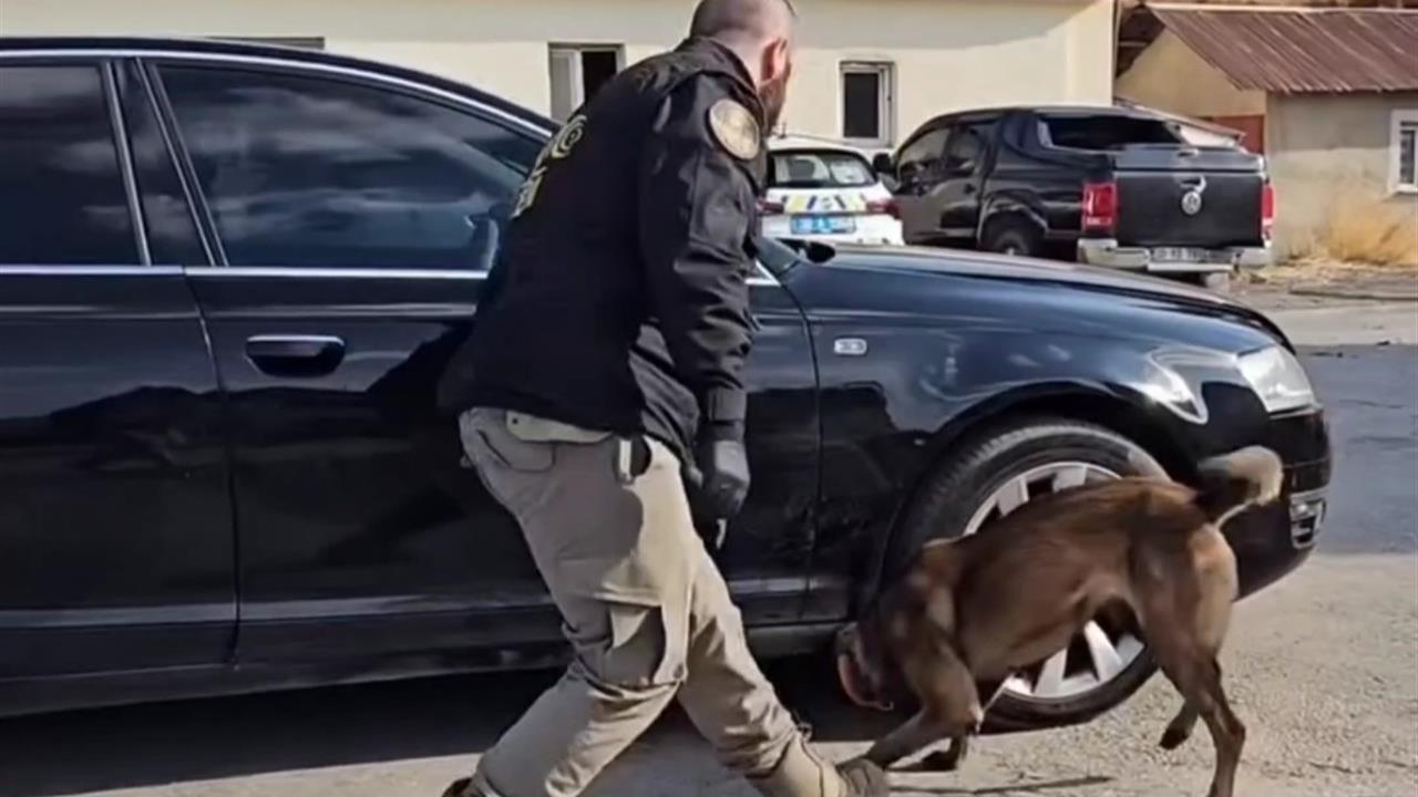 Hakkari Yüksekova'da Narkotik Ekiplerinin Operasyonunda 24 Kilo 500 Gram Metamfetamin Ele Geçirildi