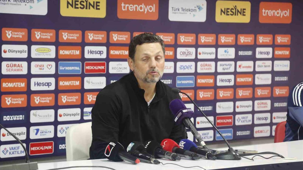 Antalya'da Erol Bulut, Takımın Bireysel Hatalarını Eleştirdi