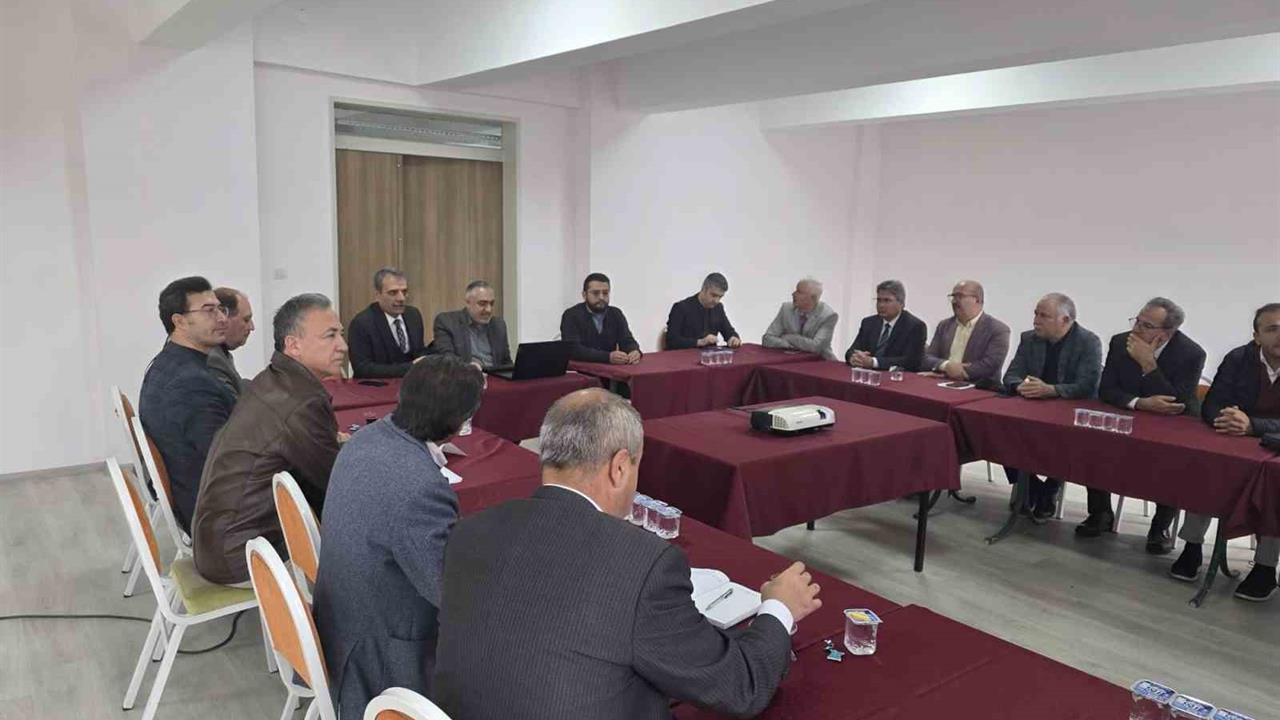 Kütahya'da Özel Proje Uygulayan Okullar İçin Değerlendirme Toplantısı Yapıldı