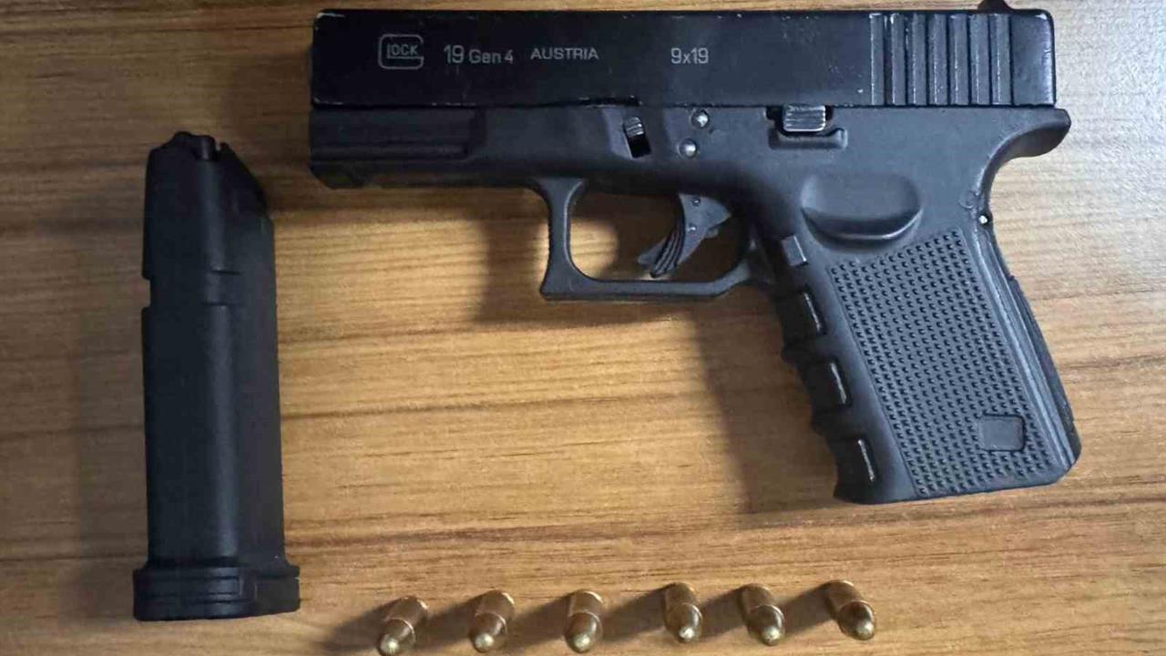 Muğla Marmaris'te Motosikletin Selesinde Tabanca Ele Geçirildi