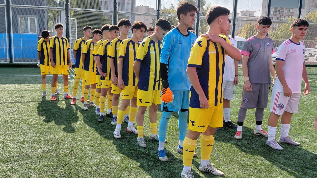 Kayseri Talas'ta Talas Belediyespor, Alkulaspor'a 3-1 Yenildi