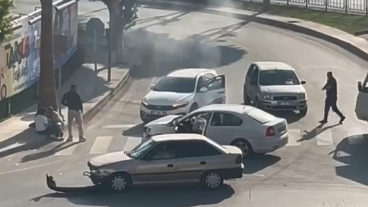 Tarsus Üzümlü Kavşağındaki Kaza Yürekleri Ağıza Getirdi