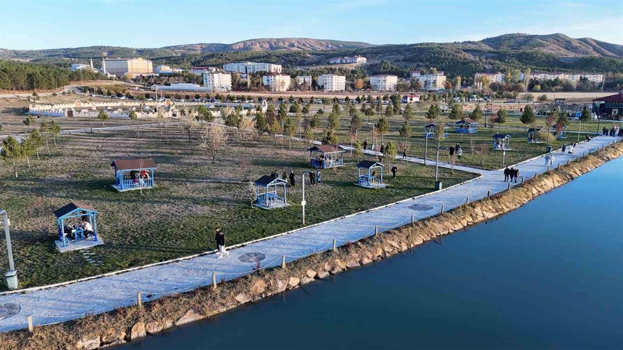 Sivas'ta Hafta Sonu Güzel Hava, Piknik Alanlarını Doldurdu