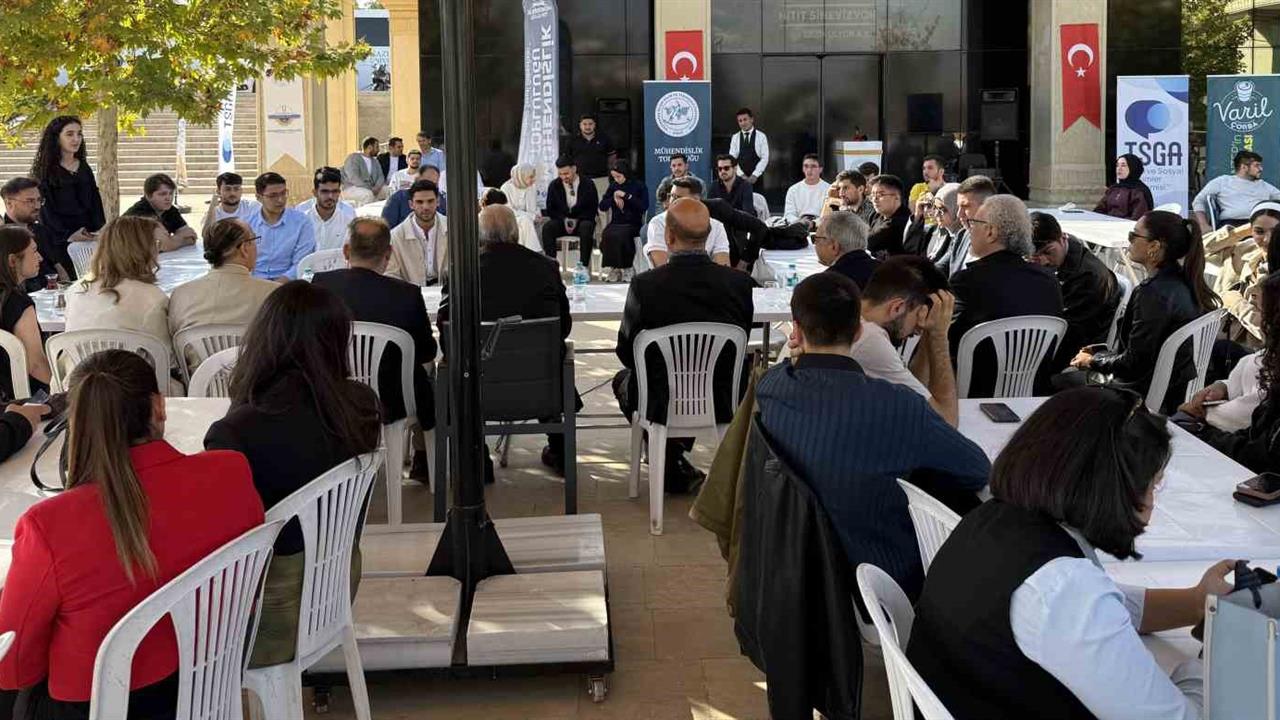 Gaziantep'te GİBTÜ Sanayi ve Öğrencilerin Bir Araya Geldiği Toplantı Gerçekleşti