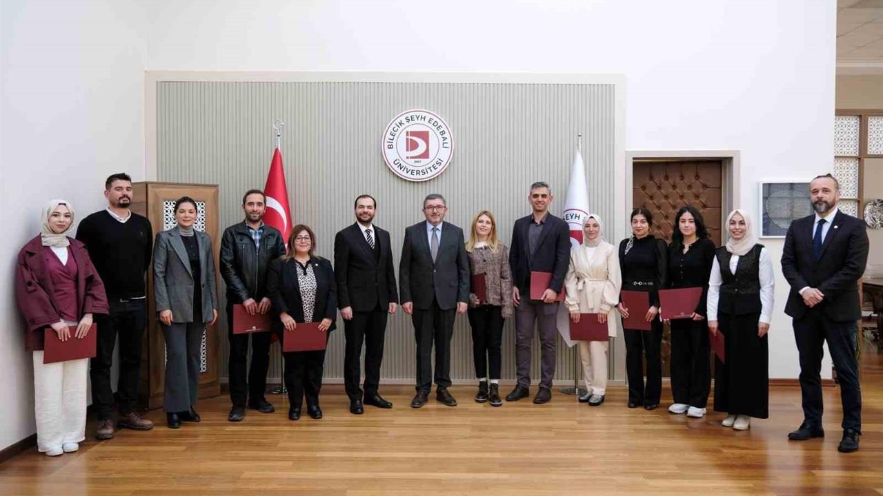 Bilecik'te Yerel Bitkilerden Üretilen Kozmetik Ürünler Şişelendi