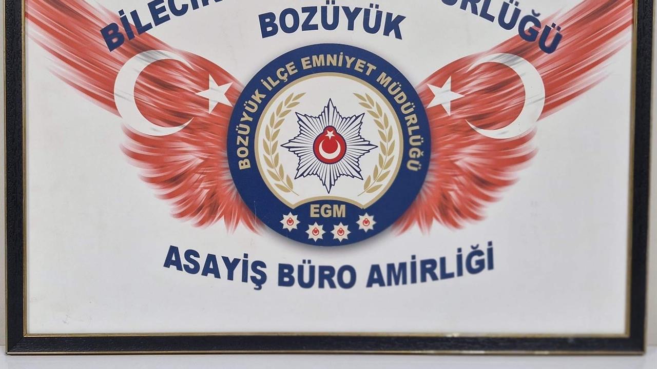Bilecik Bozüyük'te Uyuşturucu Operasyonunda 2 Şüpheli Gözaltına Alındı