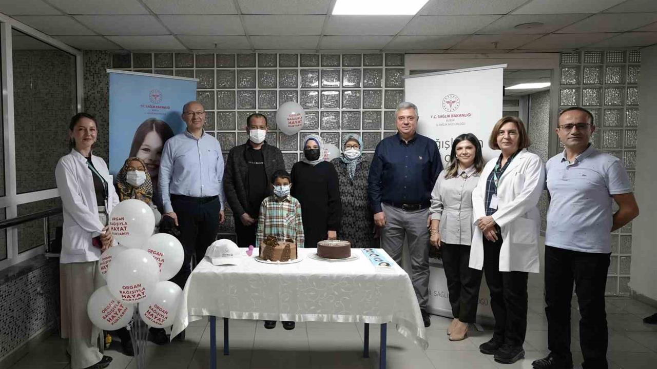 Bursa'da Böbrek Nakli Olan Hastalar Etkinlikte Hekimleriyle Bir Araya Geldi
