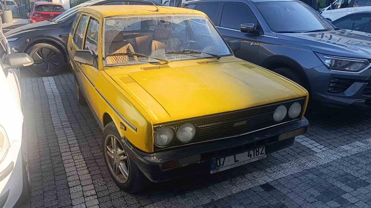 Antalya Manavgat'ta Park Halindeki 1984 Model Tofaş Kartal 100 Bin Liraya Satışta