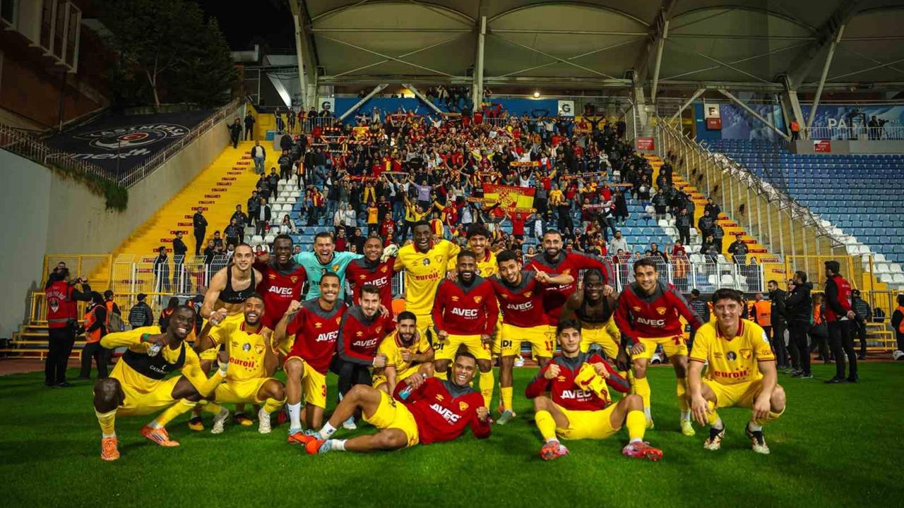 İzmir Göztepe, Kasımpaşa'yı 2-0 Yenerek 4 Maç Sonra Galip Geldi