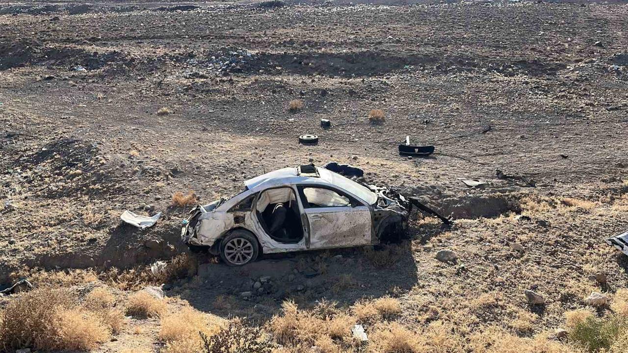 Niğde'de Takla Atan Araçta 2 Ölü, 1 Yaralı