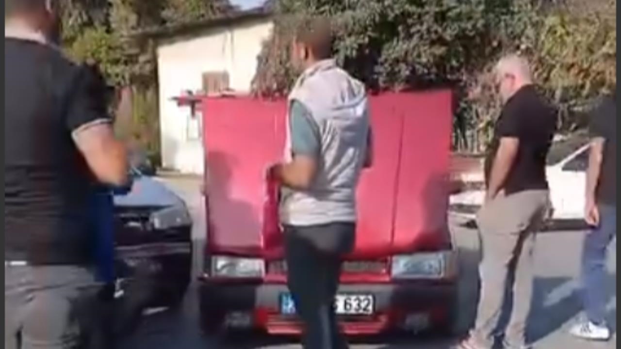 Bir Anlık Dikkatsizlik Pahalıya Patladı: Eski SSK Kavşağı'nda İki Araç Çarpıştı