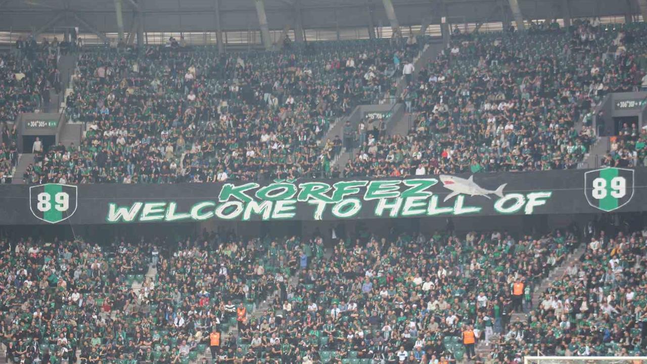 Kocaeli Stadyumu'nda Kocaelispor-Galatasaray Maçını 32.018 Kişi İzledi