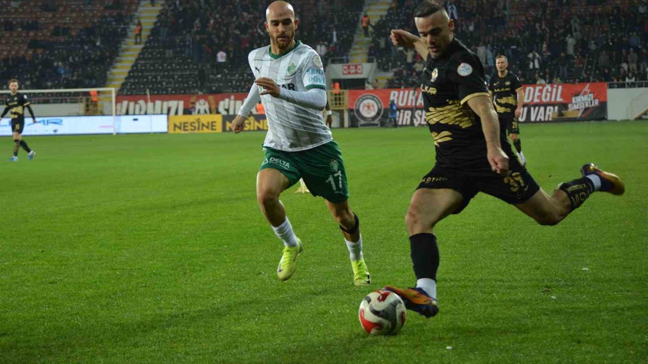 Çorum'da Oynanan Maçta Çorum FK: 3 - Iğdır FK: 1