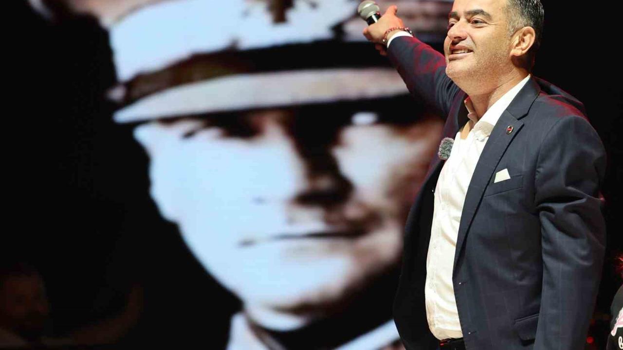 Koçarlı'da Belediye Başkanı Arıcı, Atatürk'ü Andı