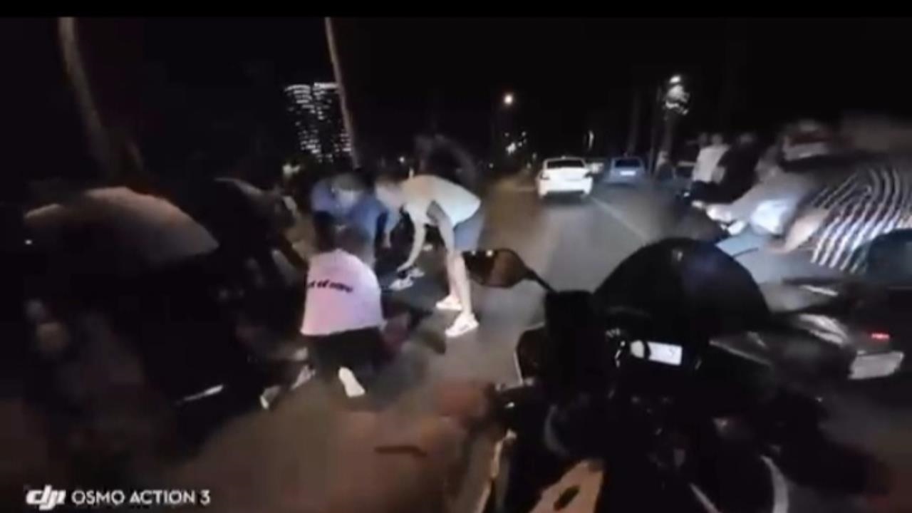 Mersin'de Aracın Çarptığı Anne ve Küçük Çocuk Yaralandı